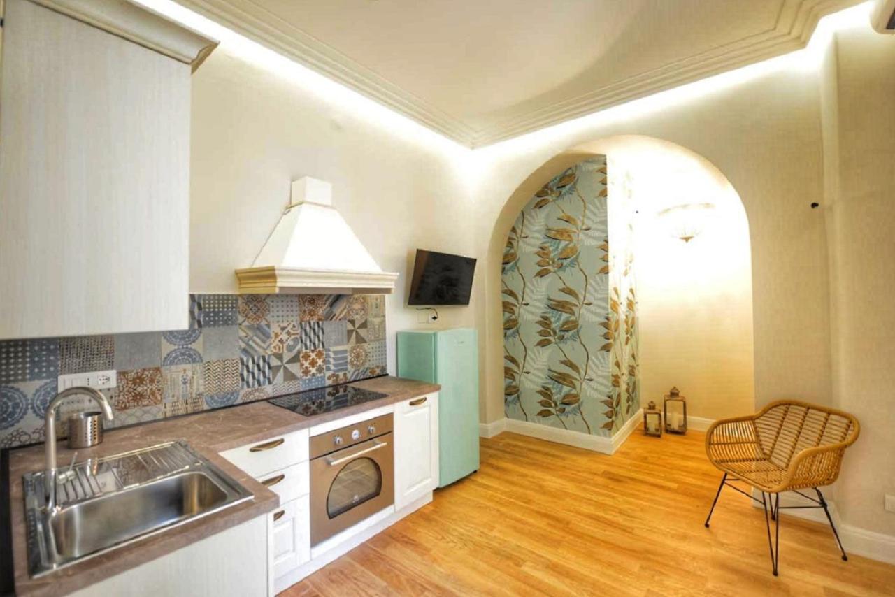 Domus D'Angelo B&B Формия Экстерьер фото